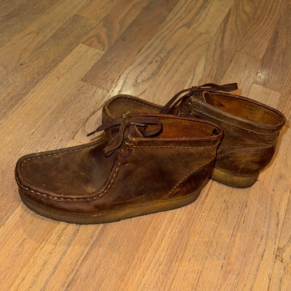 Clark’s Wallabees Original Men’s 6 women’s 8